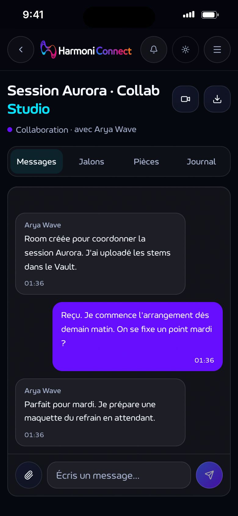 Le salon d'un projet : les messages entre l'artiste et le studio.